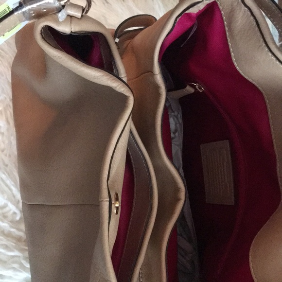 Gorgeous Coach Leather Bag, Tan, NWT, Retail $398 - Picture 11 of 13